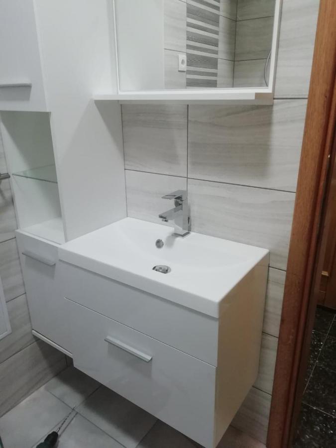 Apartment Zara ドラマリ エクステリア 写真